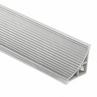 Плинтус алюминиевый треугольный вогнутый L=3м, рифленый, серебро