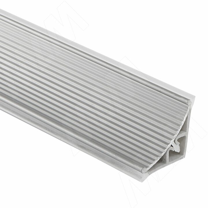 Плинтус алюминиевый треугольный вогнутый L=3м, рифленый, серебро